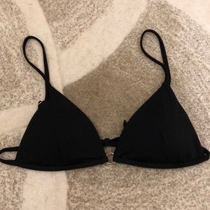 Black bikini top with golden loop🖤